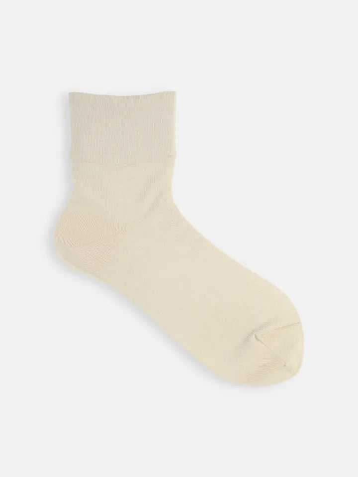 Tabio 021132010 plain silk short socks / Various Colors
