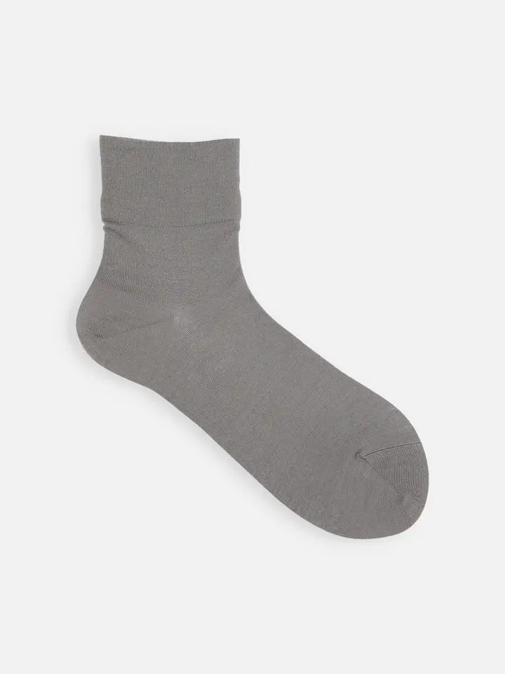 Tabio 021132010 plain silk short socks / Various Colors