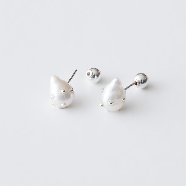 Aperdiem Pale Drop Pearl Earrings