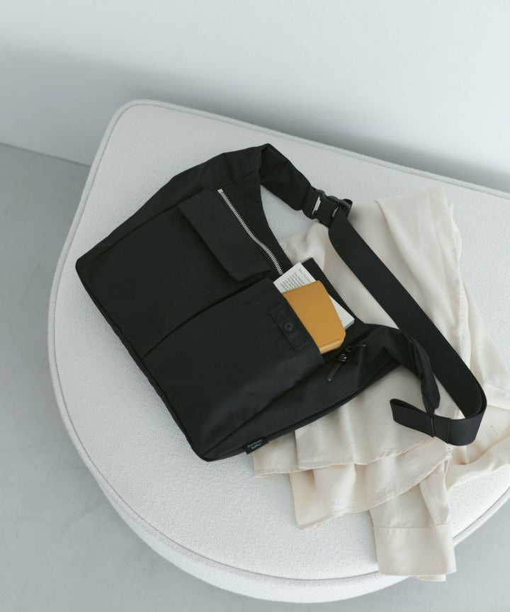 ALONG SHOULDER BLACK