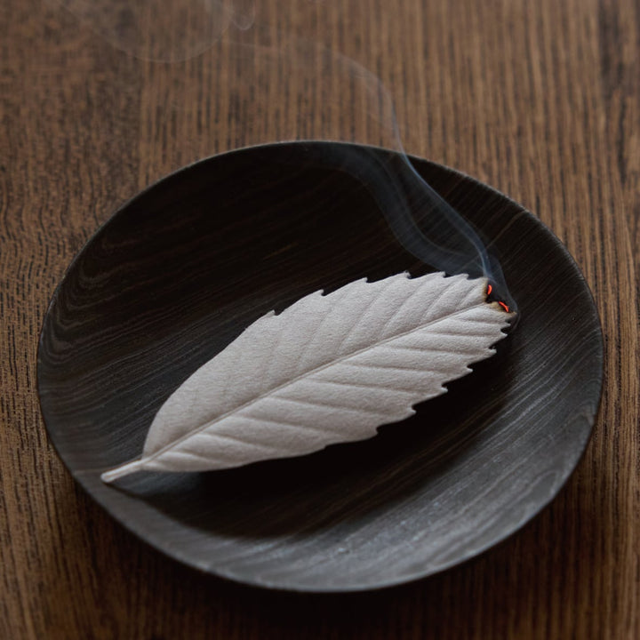 עלה קטורת מס. 3  ארז