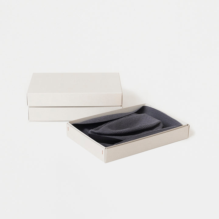 BOXED HAT 11cm brim organdy ribbon / charcoal base