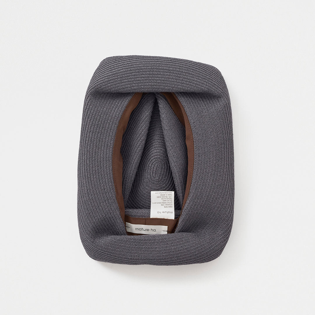 BOXED HAT 11cm brim grosgrain ribbon / charcoal base