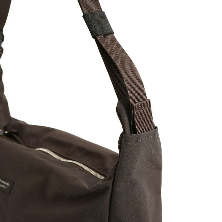 SPECIAL EDITION TRIANGLE SHOULDER  DARK BROWN