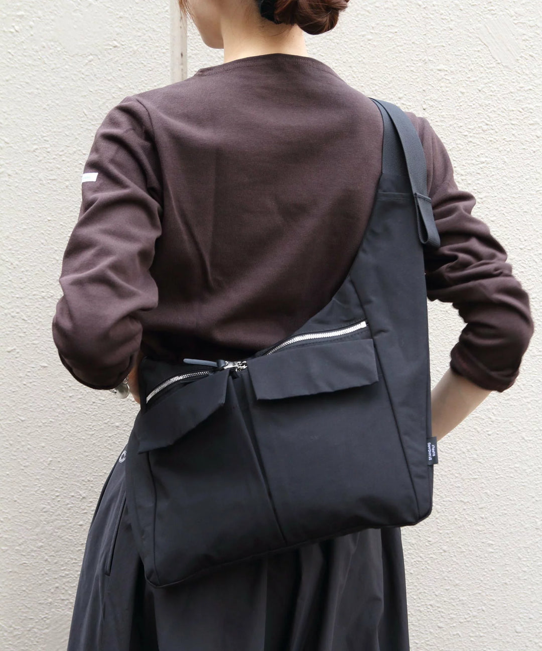 ALONG SHOULDER DARK NAVY