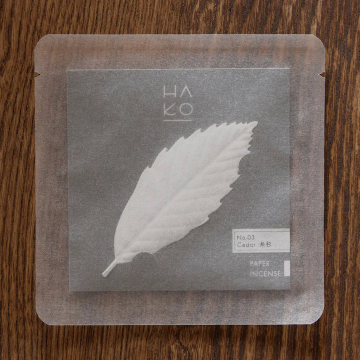 עלה קטורת מס. 3  ארז