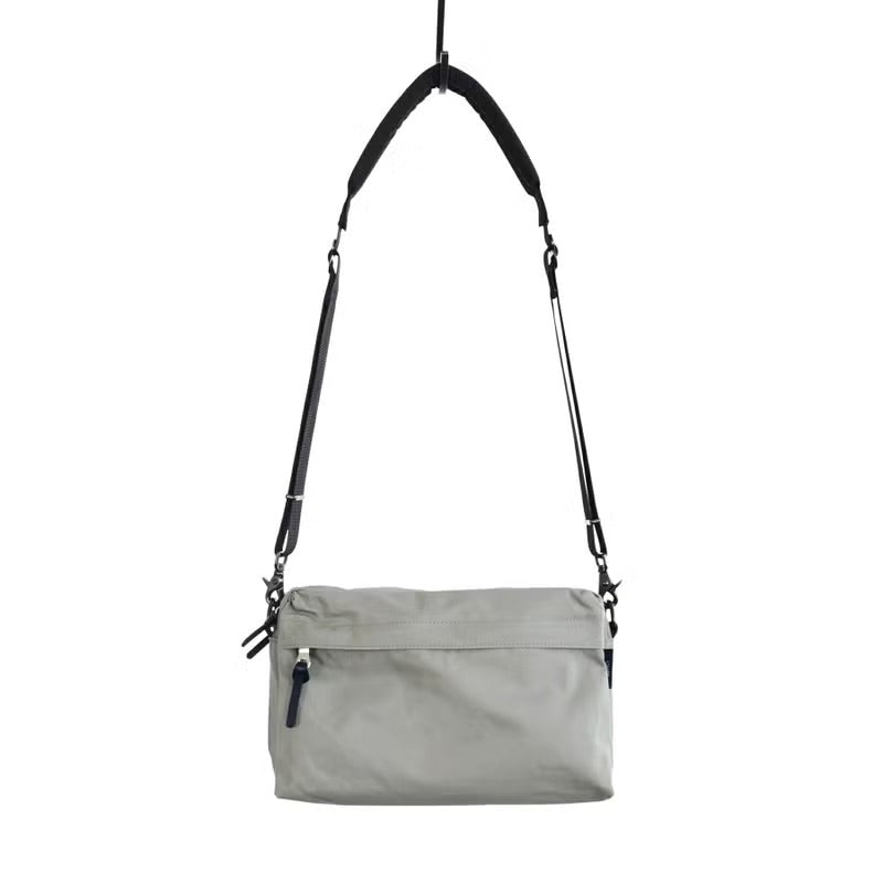 WEEKEND SHOULDER BAG