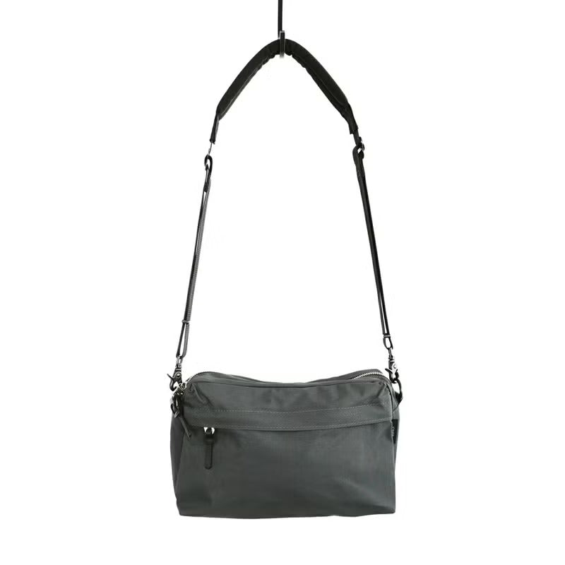 WEEKEND SHOULDER BAG