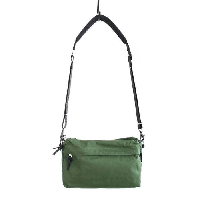 WEEKEND SHOULDER BAG
